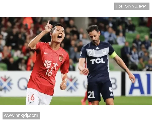 足球明星盛大开场出场秀点燃全场激情引爆球迷热情